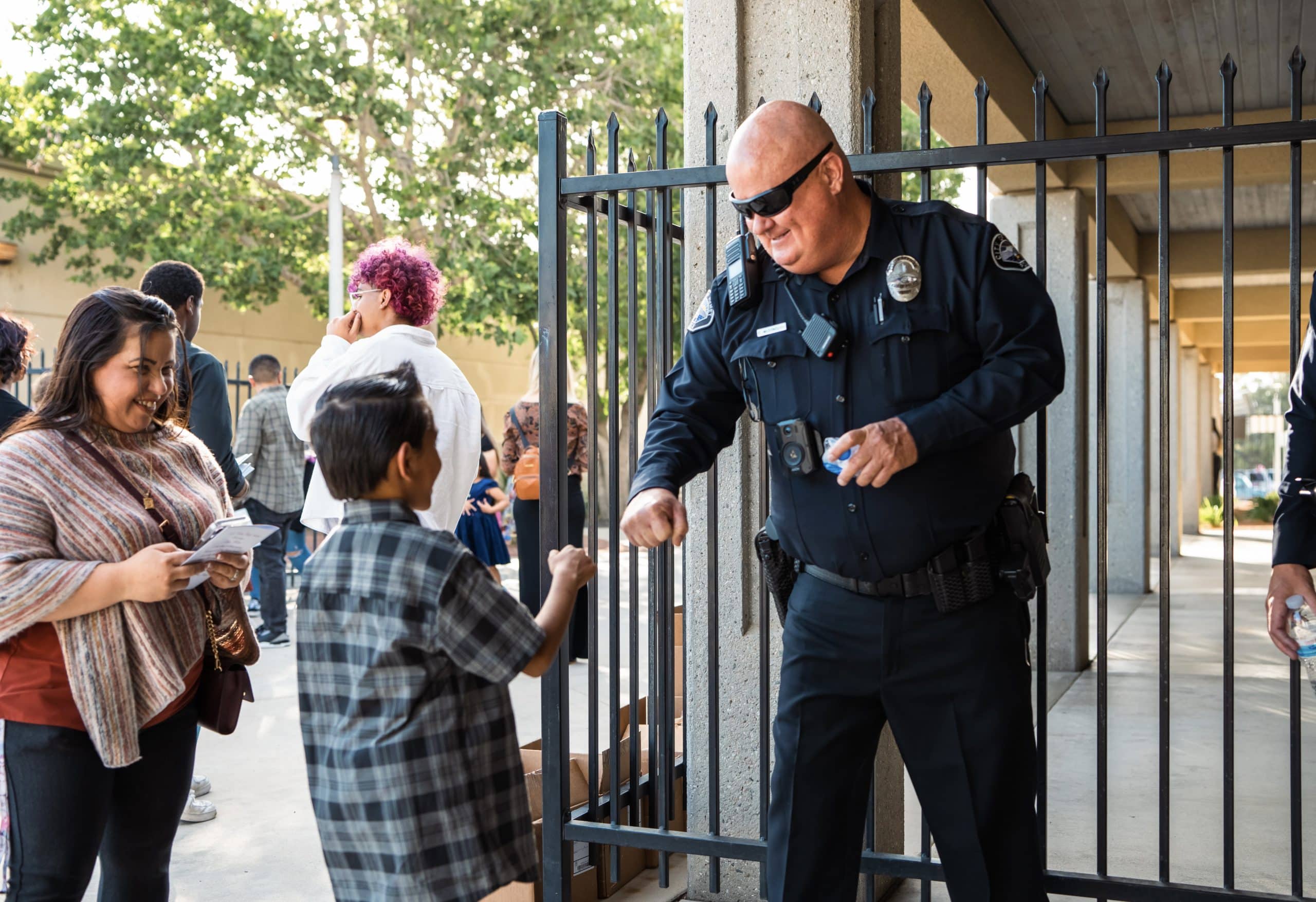 Hemet PD Officer interacting with students on school campus